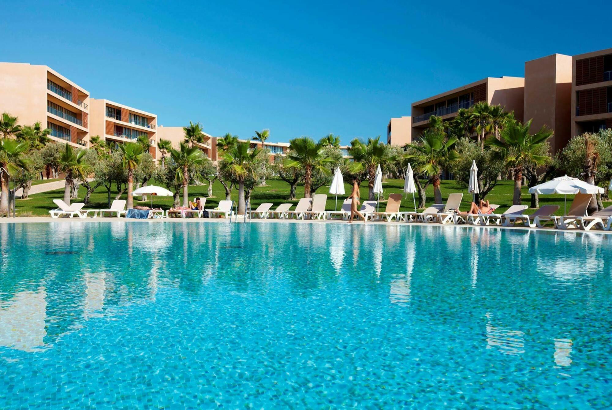 Aparthotel Nau Salgados Lagoas 4*
