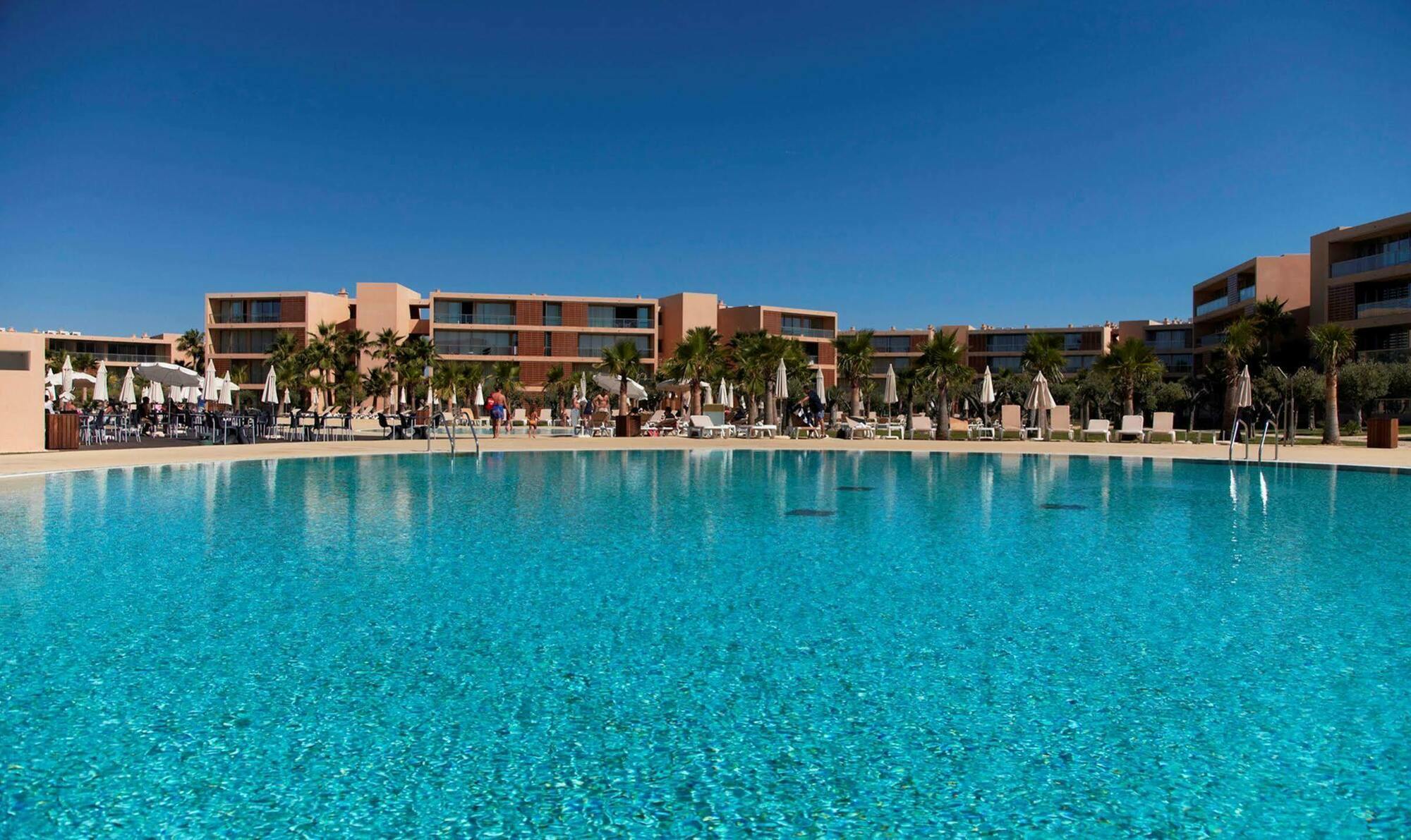 Aparthotel Nau Salgados Lagoas 4*