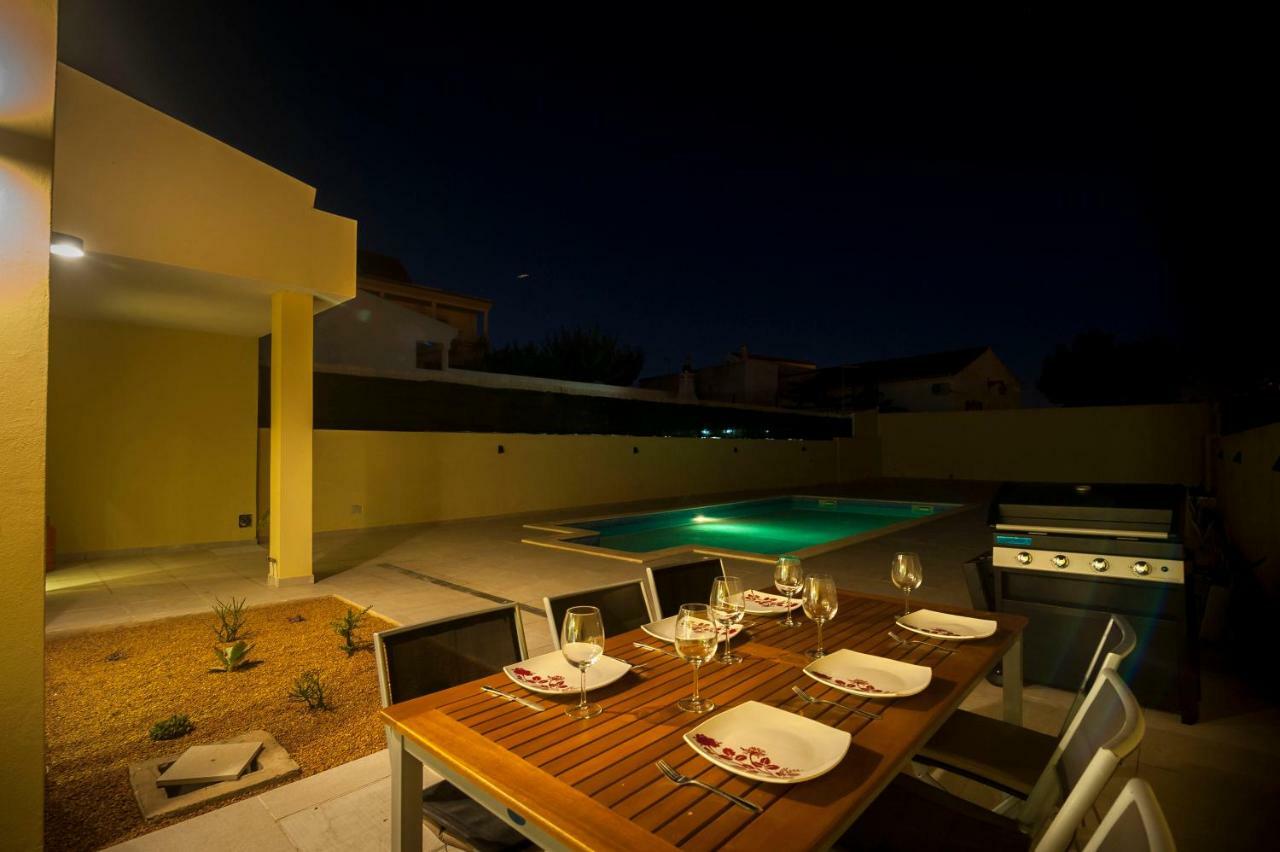 Aqua-jacuzzi-heatable Pool-sauna-gym-snooker Villa Albufeira