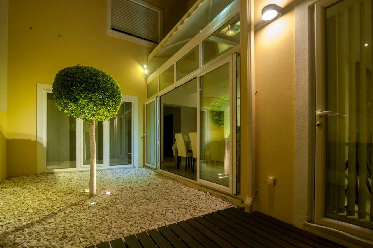 Aqua-jacuzzi-heatable Pool-sauna-gym-snooker * Albufeira