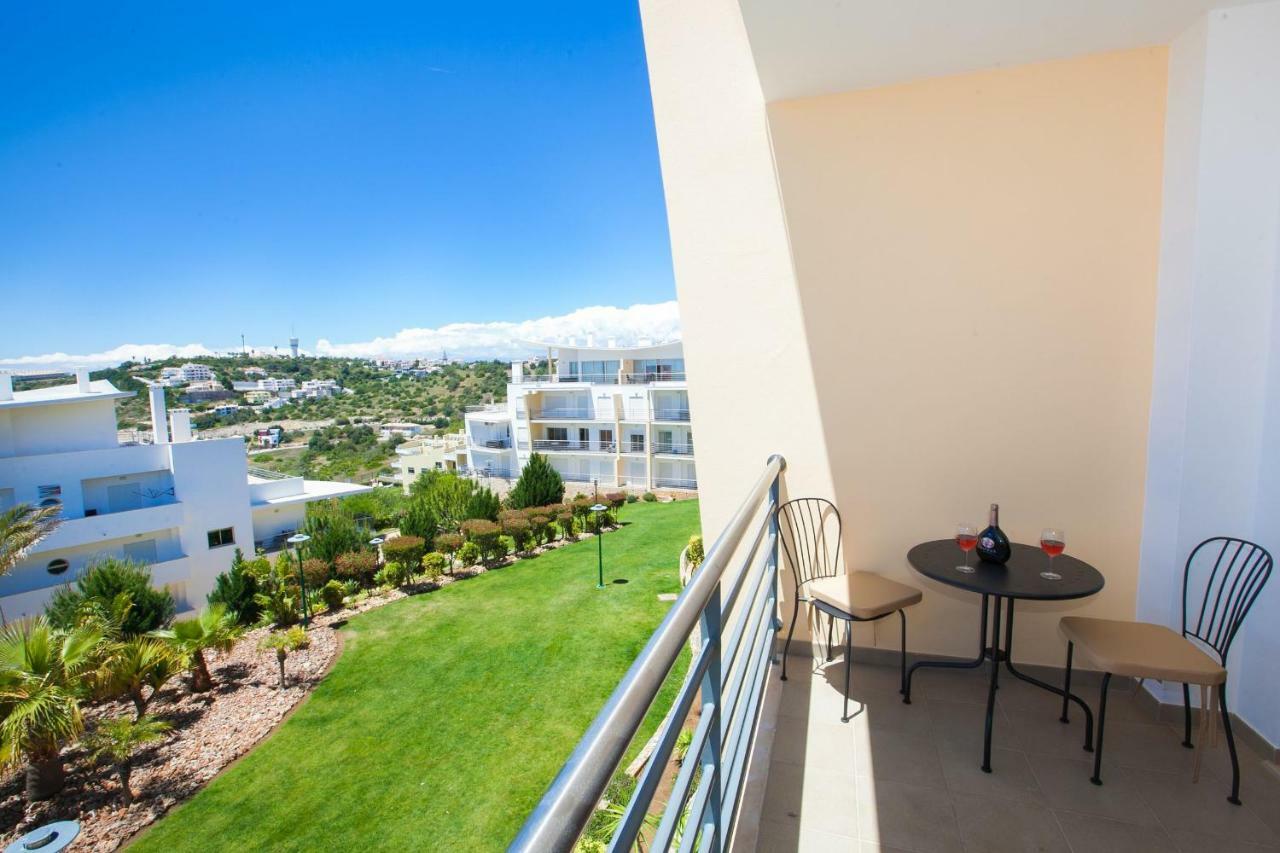 Modern Ocean, Garden & Pool View By Becherish Appartement