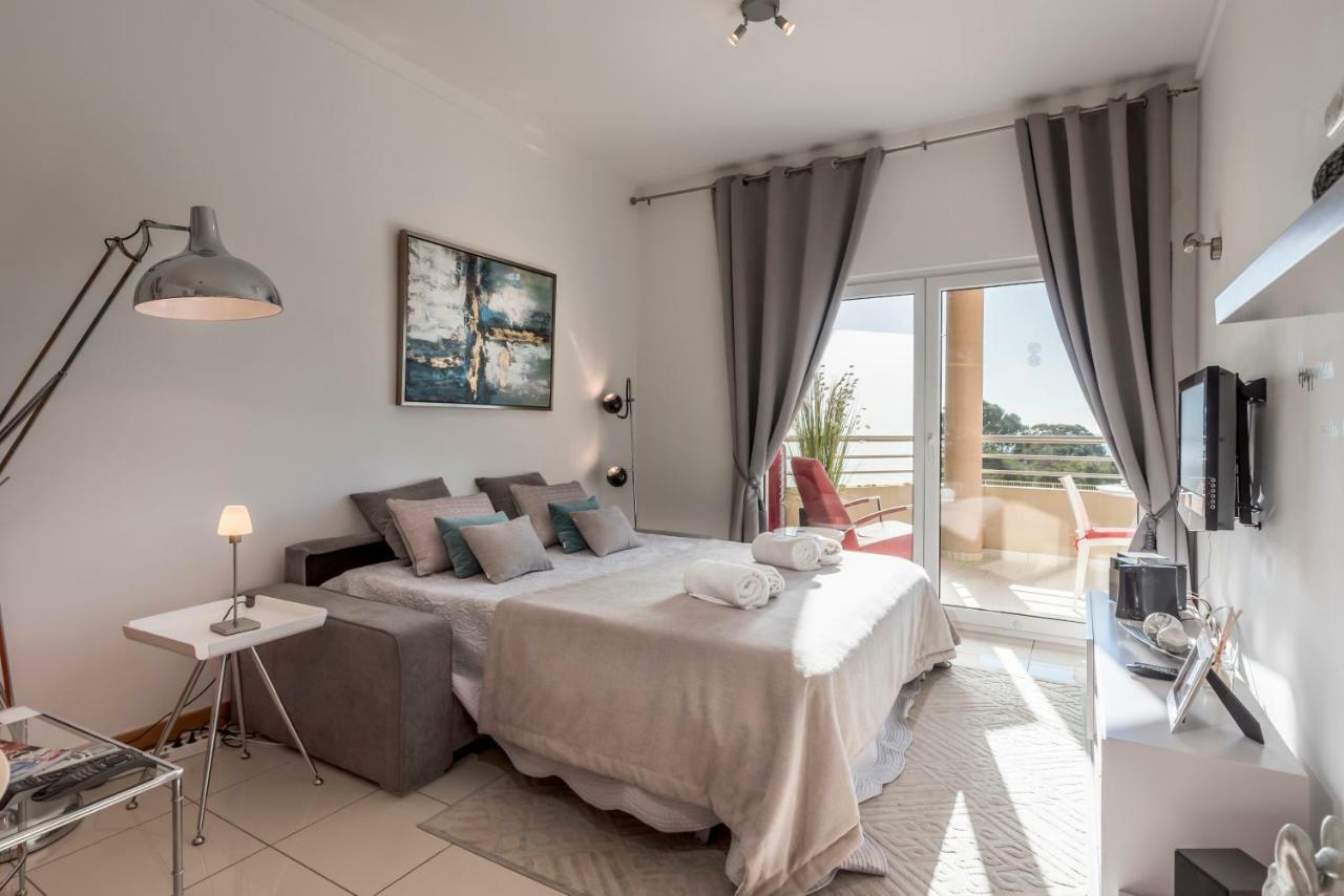 Apartment Beachfront Flat, Private Parking, Pools, Sea At Less Than 200 M (adults Only)
