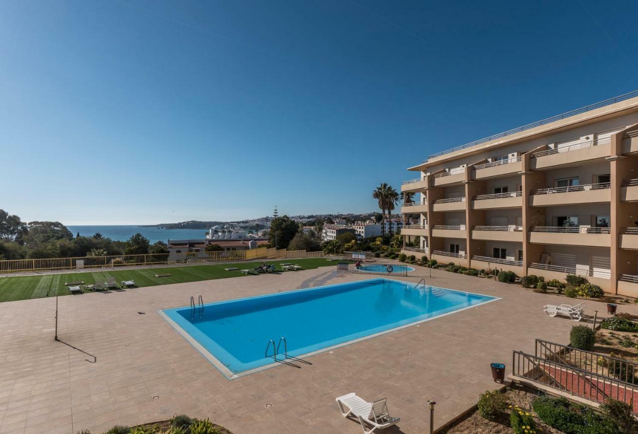 Beachfront Flat, Private Parking, Pools, Sea At Less Than 200 M (adults Only) Albufeira