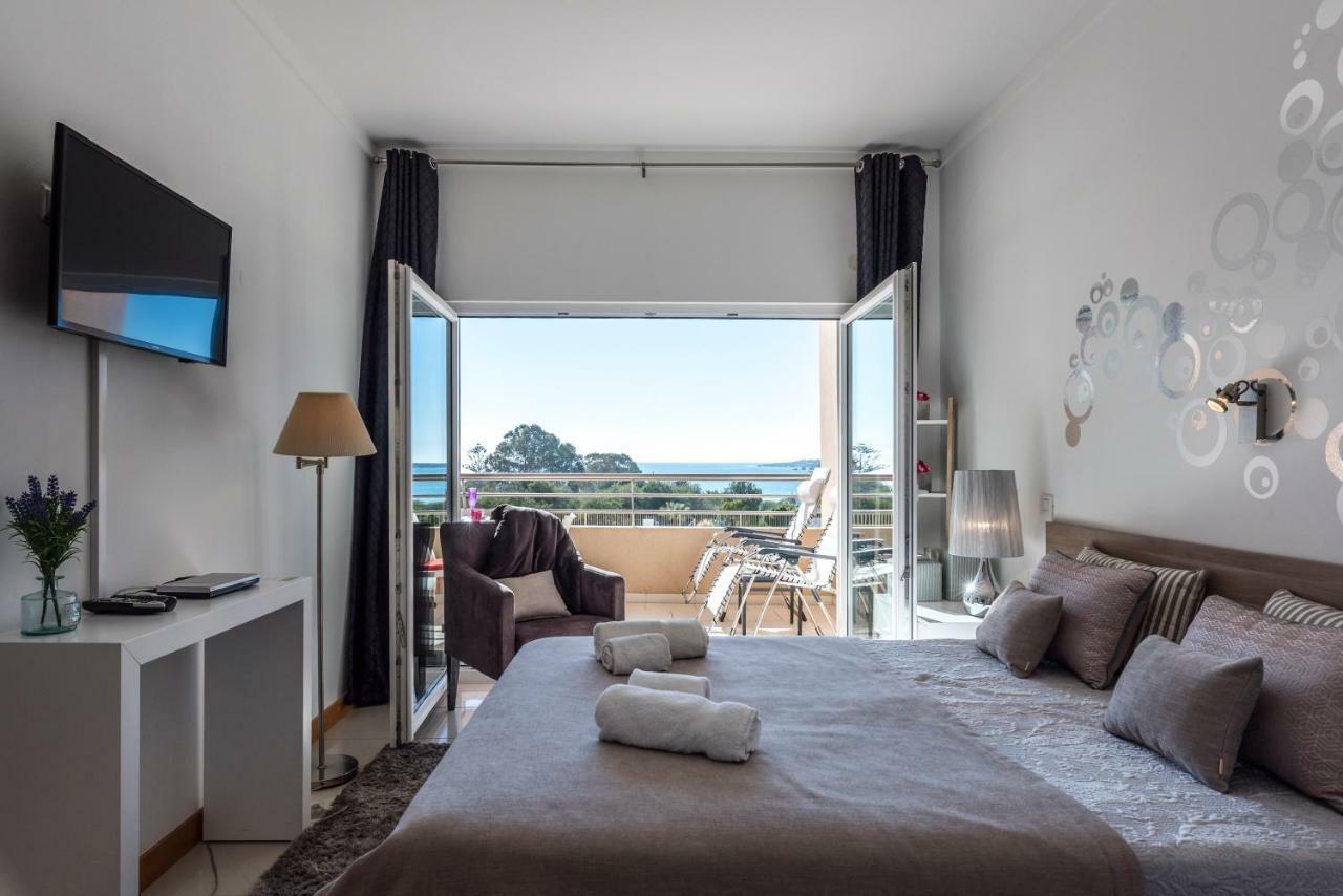Apartment Beachfront Flat, Private Parking, Pools, Sea At Less Than 200 M (adults Only)