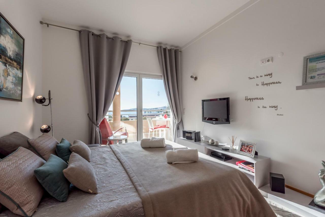Beachfront Flat, Private Parking, Pools, Sea At Less Than 200 M (adults Only) Albufeira
