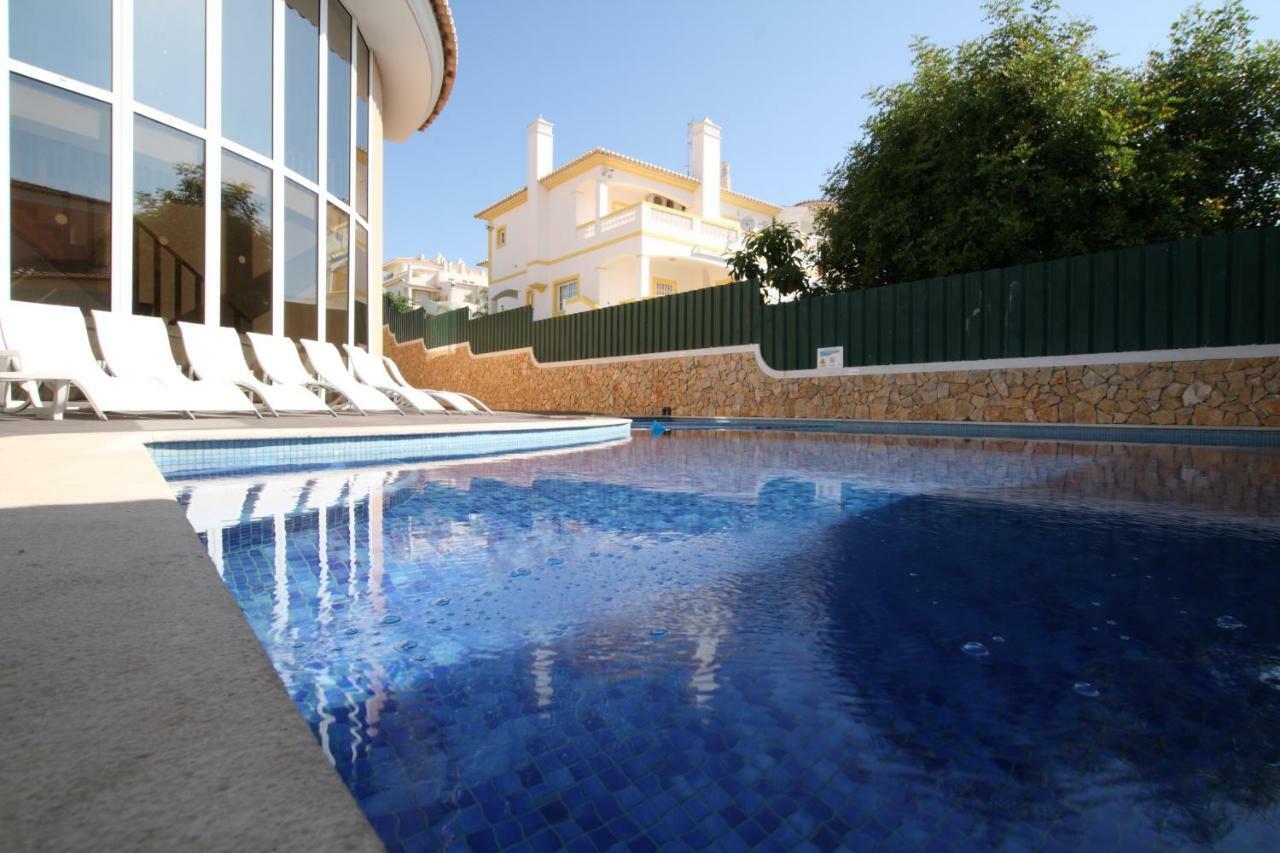 Full Private 300sqm Jacuzzi Heated Pool Ideal & Quiet Location *
