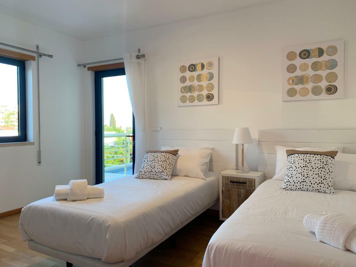 Penthouse 160sqm Wide Terraces Pool View & Private Hot Tub & Parking * Albufeira