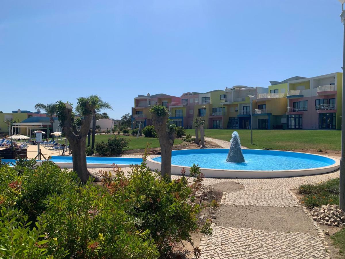 Penthouse 160sqm Wide Terraces Pool View & Private Hot Tub & Parking * Albufeira