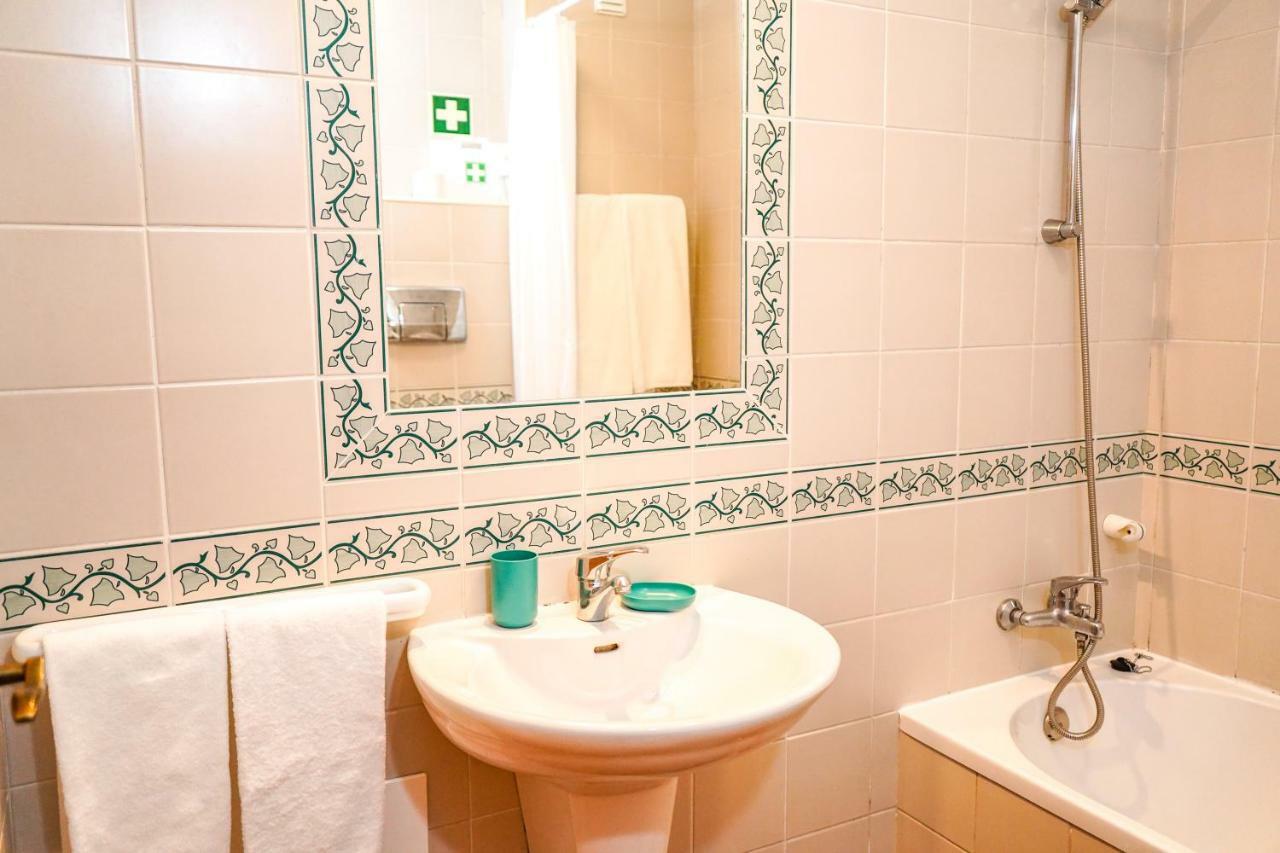 Pool & Beach In Gale Apartamento *