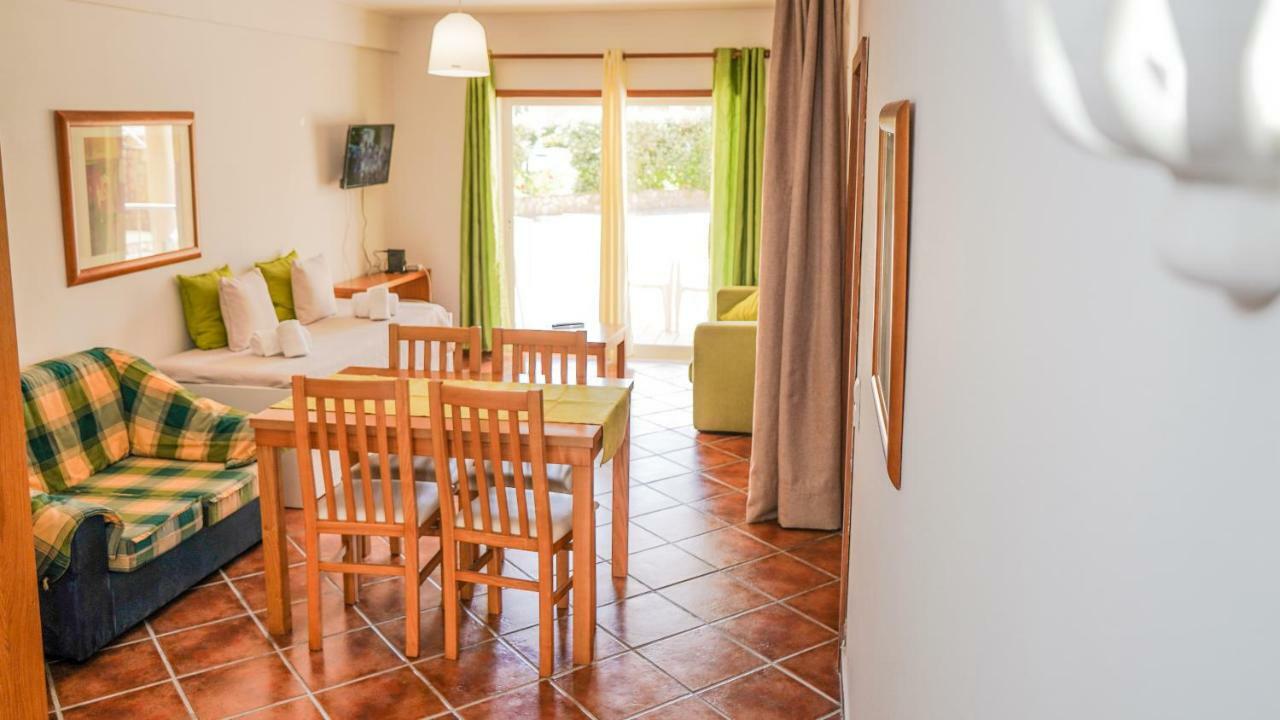 Pool & Beach In Gale Apartamento *