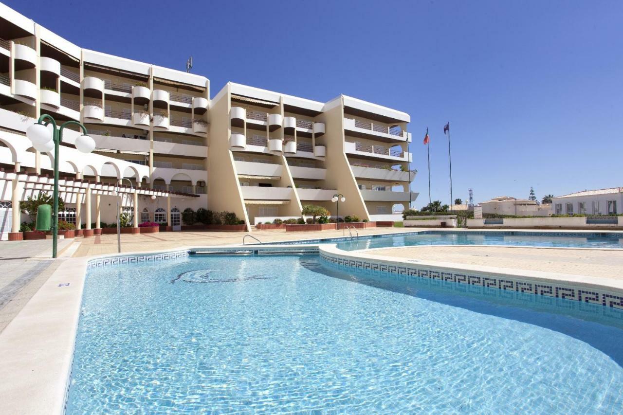 Ramos Palmeira Gale: Beachside With Pool And Smart Amenities Albufeira