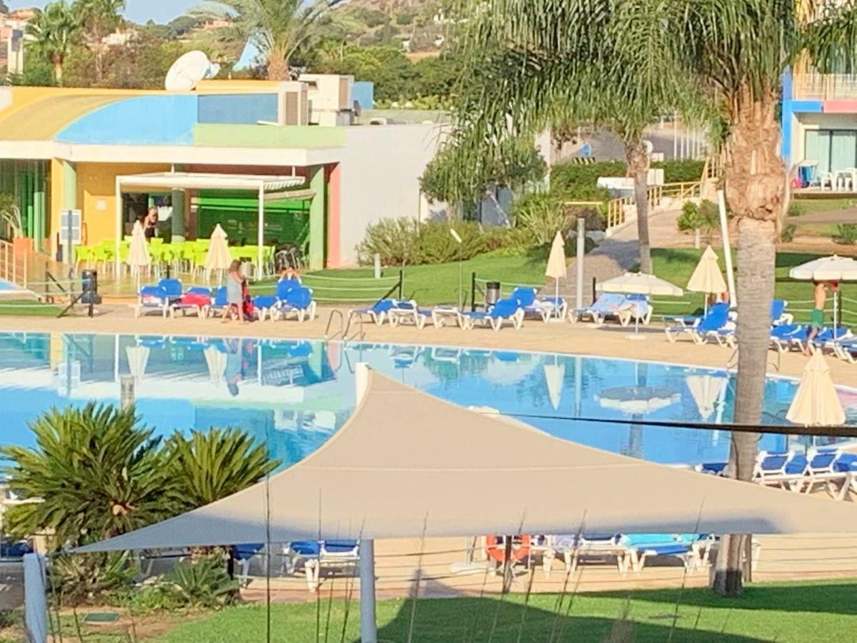 Apartamento Penthouse 160sqm Wide Terraces Pool View & Private Hot Tub & Parking Albufeira