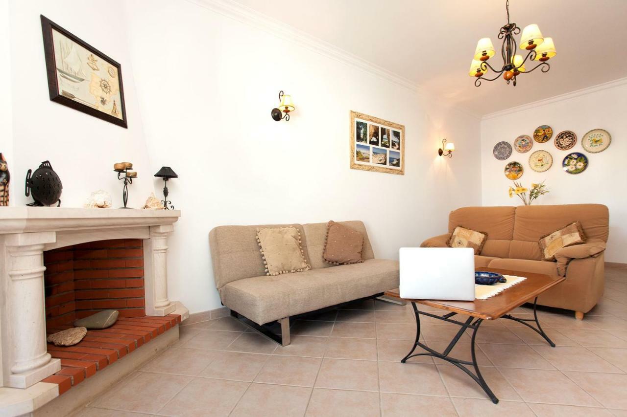 Os A Ramos Na Da Gale Estao Inserido Em Com Piscina, Fica Apenas A 350 Metros Da Da Gale - Com Ar Condicionado Tanto Nos Quartos Na Sala, Smart Tv Com Prime Video E Cozinha Completa Appartement