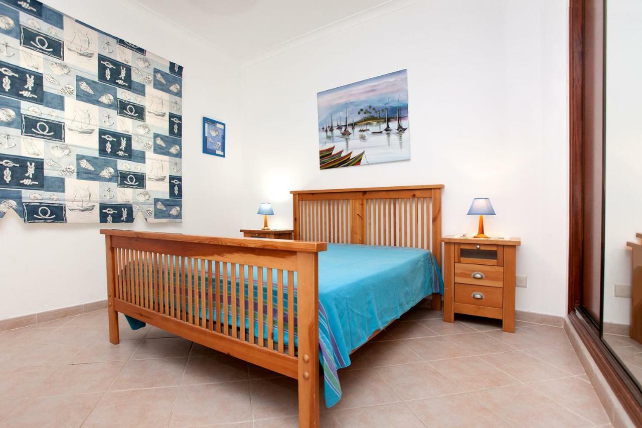 Os A Ramos Na Da Gale Estao Inserido Em Com Piscina, Fica Apenas A 350 Metros Da Da Gale - Com Ar Condicionado Tanto Nos Quartos Na Sala, Smart Tv Com Prime Video E Cozinha Completa Appartement