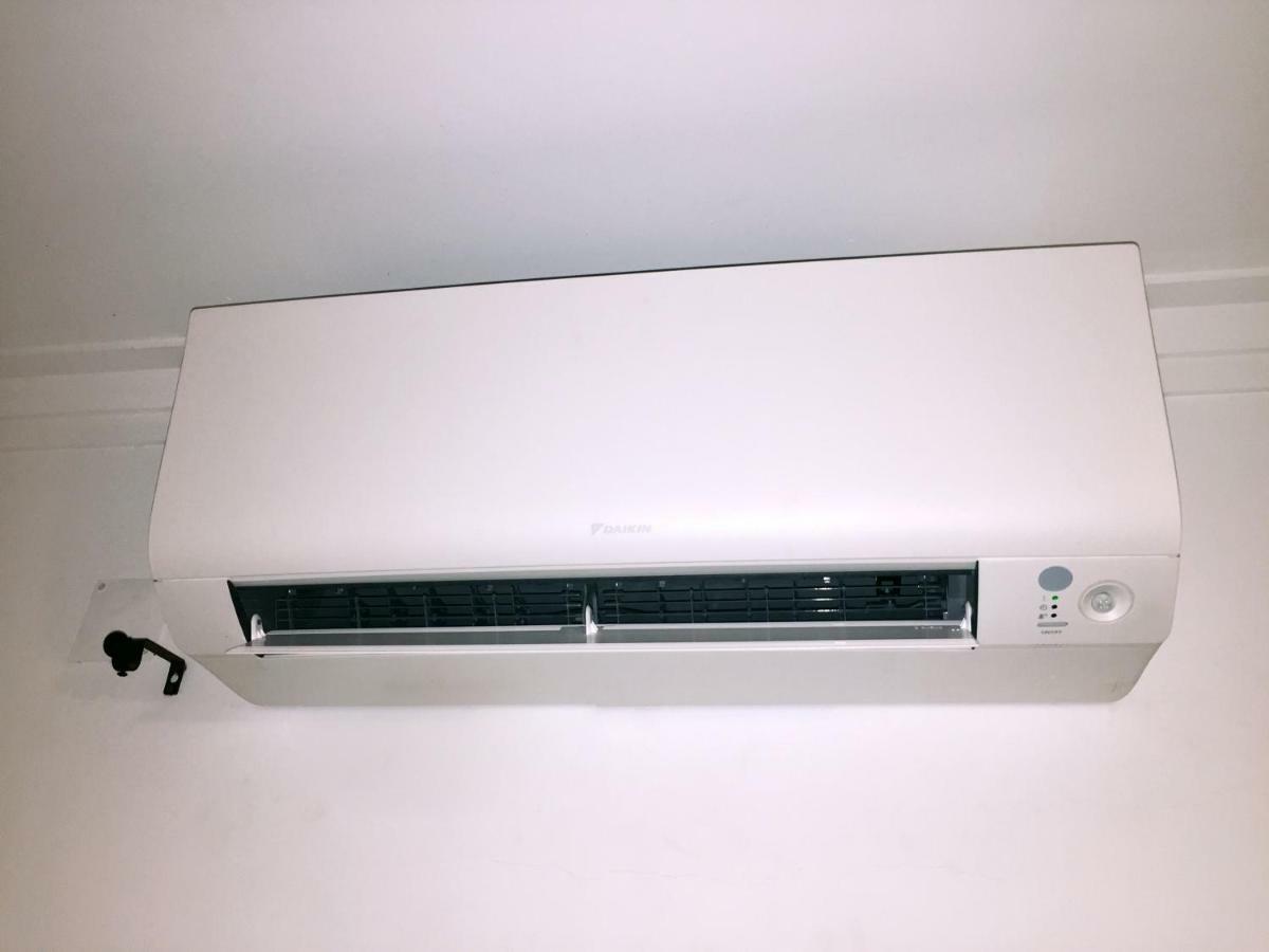 Os A Ramos Na Da Gale Estao Inserido Em Com Piscina, Fica Apenas A 350 Metros Da Da Gale - Com Ar Condicionado Tanto Nos Quartos Na Sala, Smart Tv Com Prime Video E Cozinha Completa Appartement Albufeira