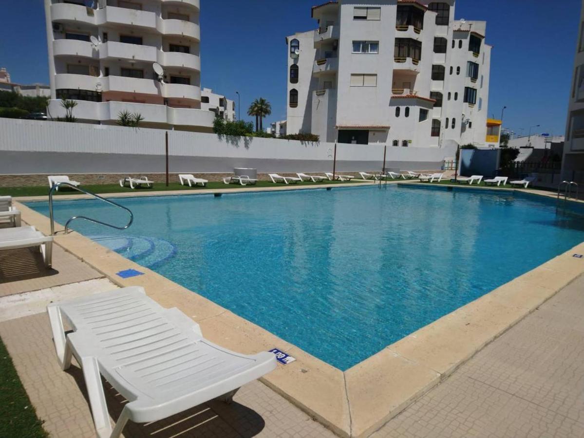 Apartamento T1 Com Piscina, Em Montechoro, Albufeira, Algarve *