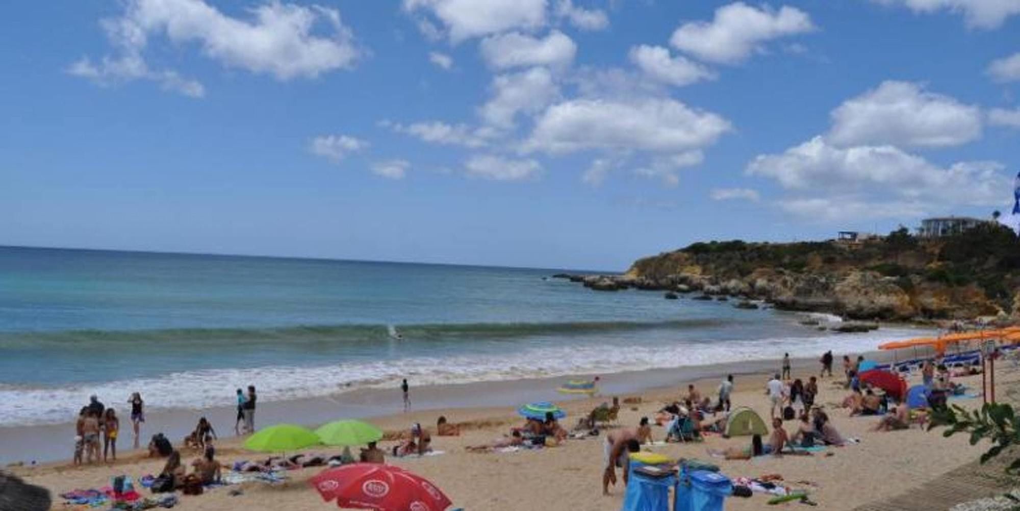 With One Bedroom In Albufeira, With Pool Access, Balcony And Apartamento