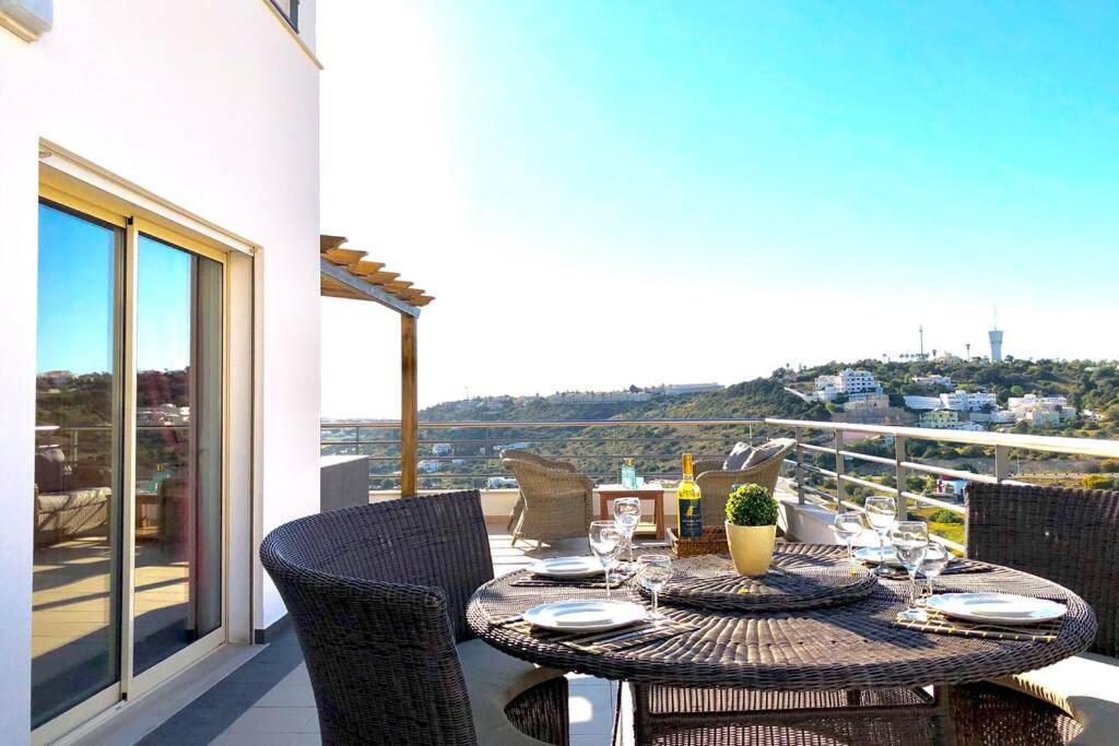 L Amazing Terrasse With Jacuzzi Encosta Da Orada Apartment *