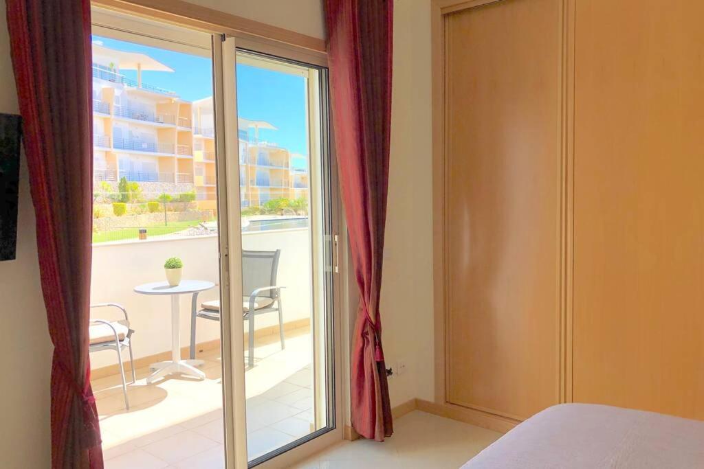 L Amazing Terrasse With Jacuzzi Encosta Da Orada Apartment Albufeira