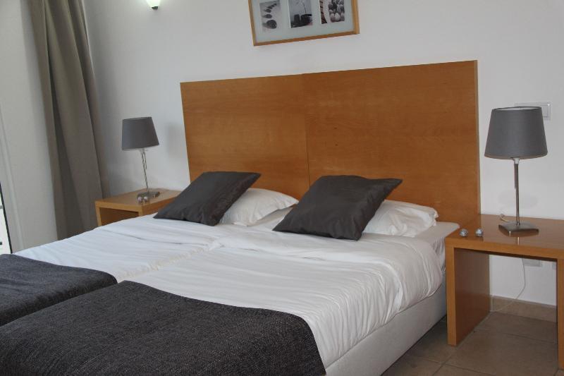 Aparthotel Aquamar 3*