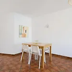 Family Holiday Apartment - Centrally Located - Vale De Parra