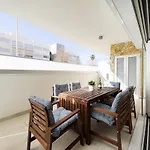 Modern 2 Bed Apartment - Albufeira - Roof Top Pool
