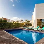 Linda Oura Beach 4Br Villa 10 New For Rent!