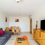 #166 Frat Apartment By Home Holidays