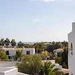 Welcoming Oasis 500M Beach Ac Wi-Fi Pool Balcony