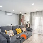 #040 Solar Flat By Home Holidays