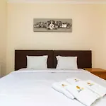 View Waves Apartment - Pool And Sea View & Tennis Court