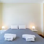 Medronheira - Apt 1A By Hellovacations