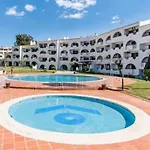Saro Apartment By Hellovacations