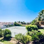 Sunny Condo- Pool & Free Parking Walk To Beach