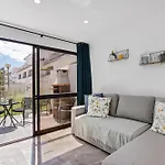 Amazing Oura Beach Apartment