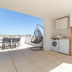 Golden Views Penthouse 3Br In Newtown