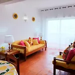 Corte Real O - Sea & Old Town View