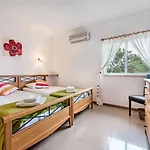 Apartment Gale Garden 1A