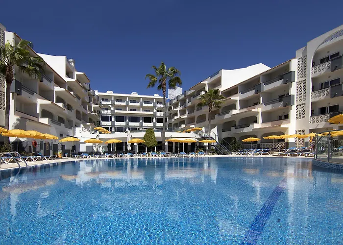 Luna Miramar Club