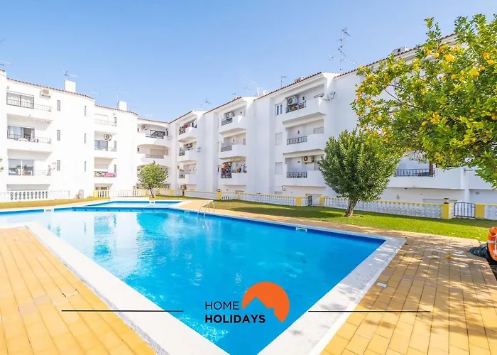 #112 Oura Flat By Home Holidays