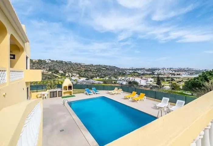 Villa Camila - Ideal Location Ten-Min Walk To Albufeira Marina