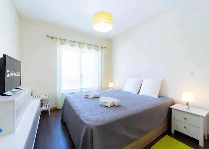 Medronheira - Apt 1A By Hellovacations