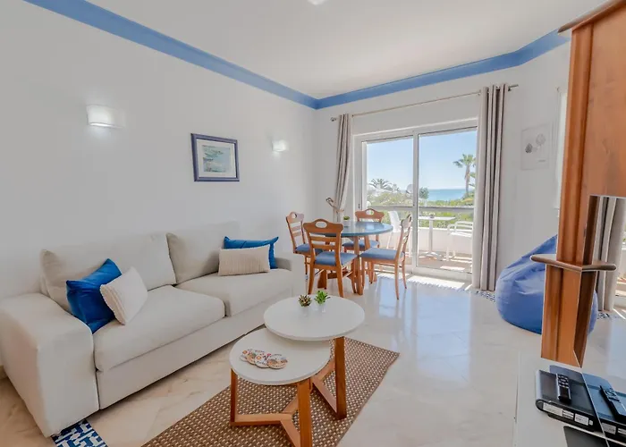 Ocean Vista Retreat With Beach & Pool Access By Drago Rentals