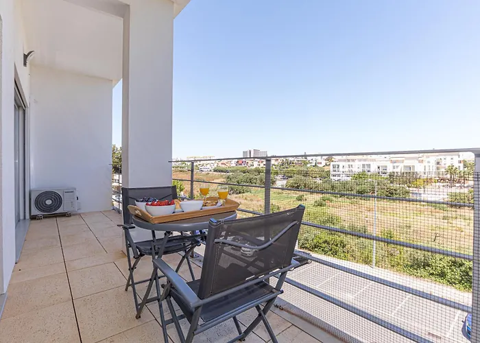 Golden Views Penthouse 3Br In Newtown