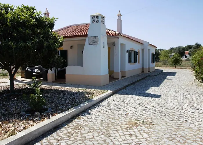 Guest House Alfarrobeiras