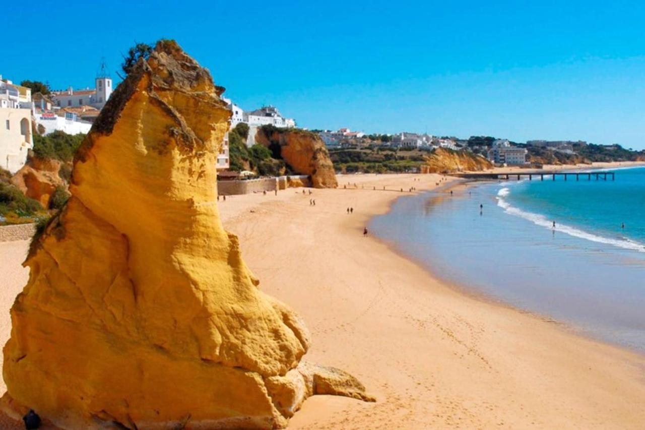 Apartment One Bedroom With Sea View Shared Pool And Balcony At 1 Km Away From The Albufeira