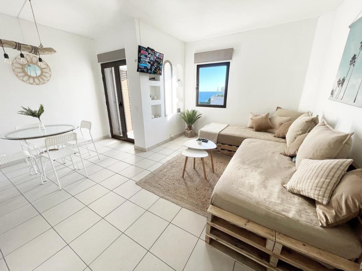 Beachfront Oura - 100m Beach, Seaview, Garage, 300m Strip *