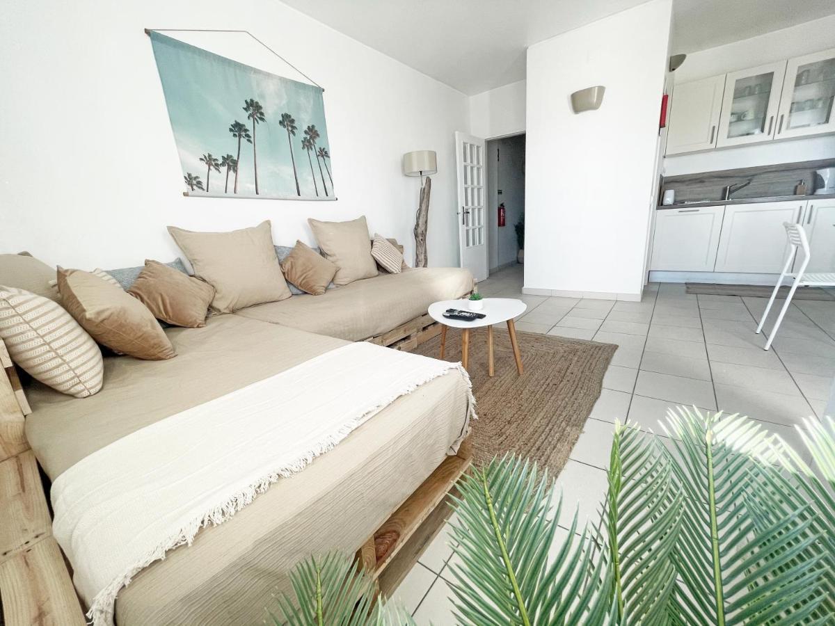 Beachfront Oura - 100m Beach, Seaview, Garage, 300m Strip Appartement Albufeira