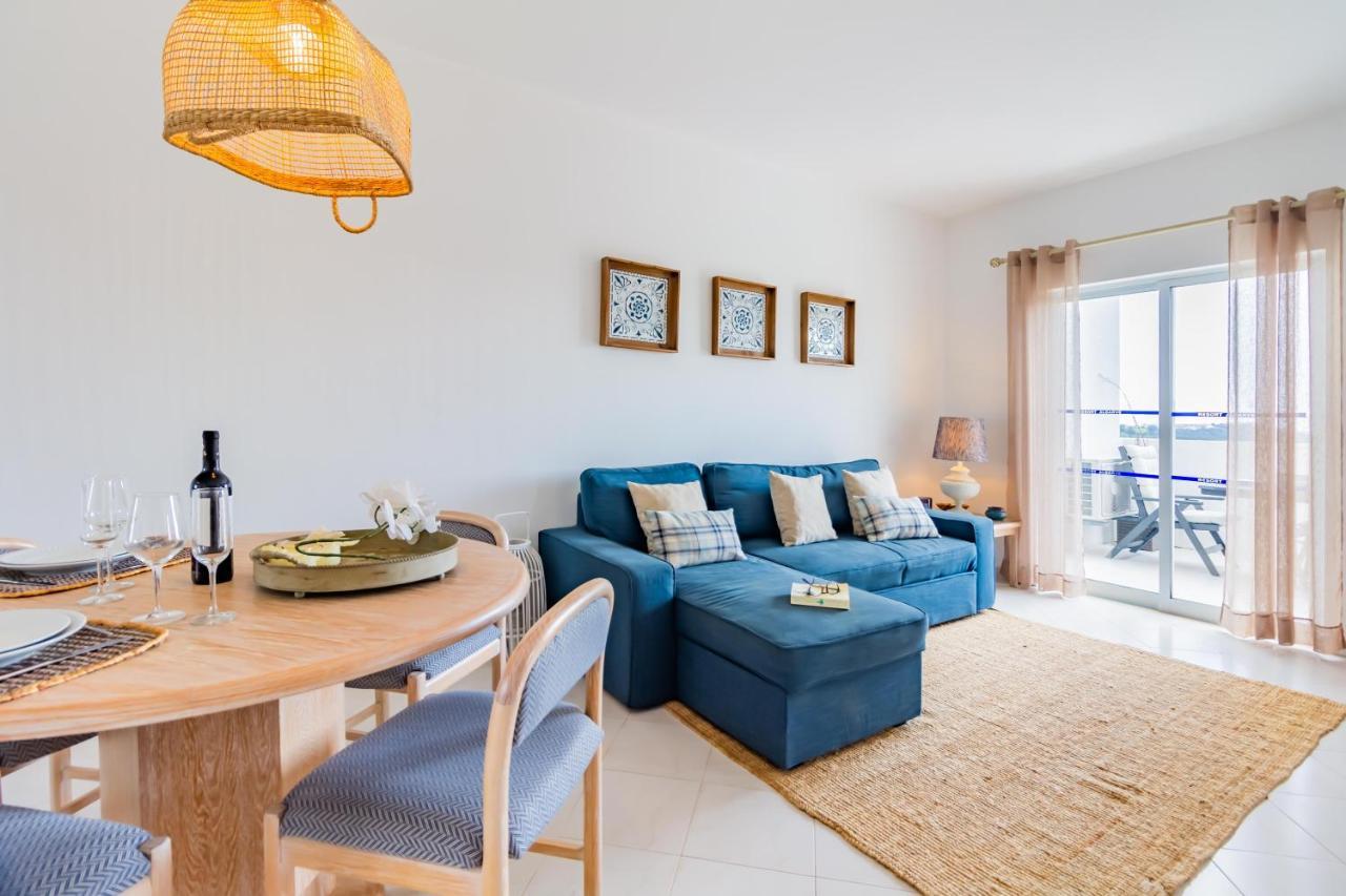 Apartment Family Holidays With Pool View
