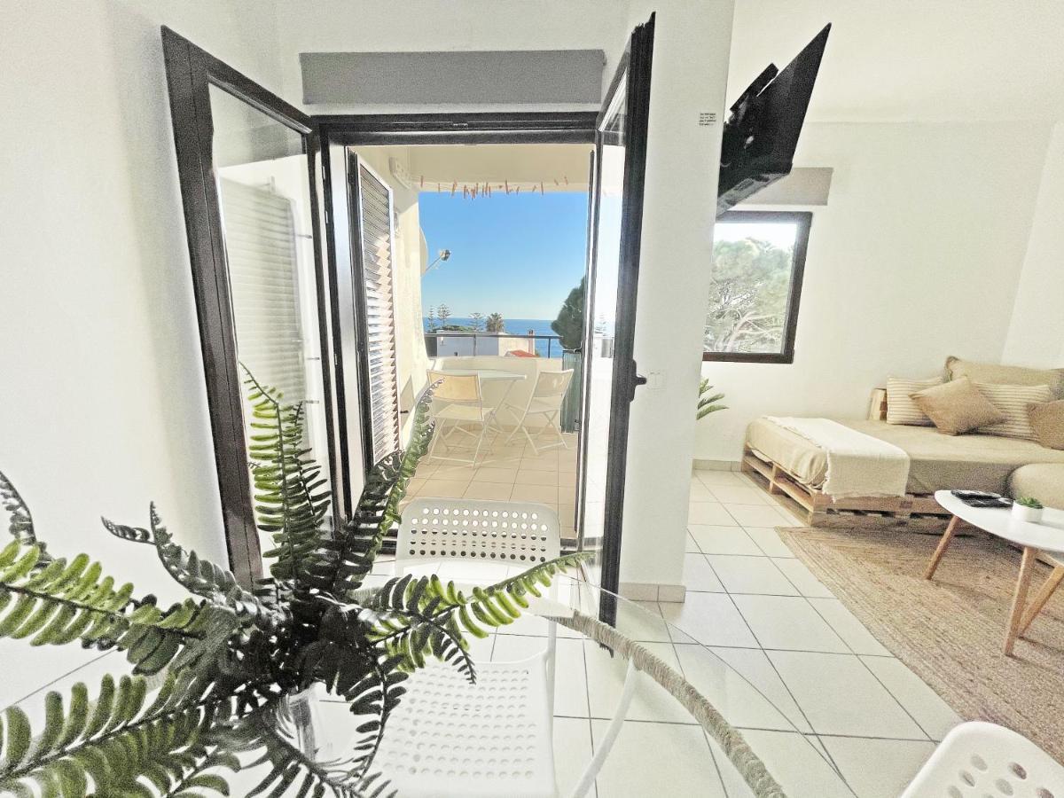 Beachfront Oura - 100m Beach, Seaview, Garage, 300m Strip *
